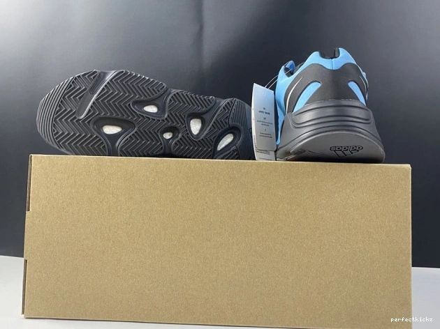 Yeezy 'Bright Boost Cyan' GZ3079 ADIDAS 700 MNVN 0722
